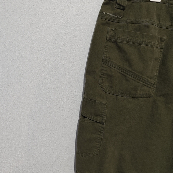 Columbia Omni-ShieldCargo Shorts Men's 38 Dark Army Green Utility Thick Heavy - Picture 5 of 8